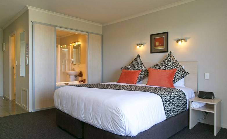 Australasia - New Zealand - Beechtree spa room.jpg