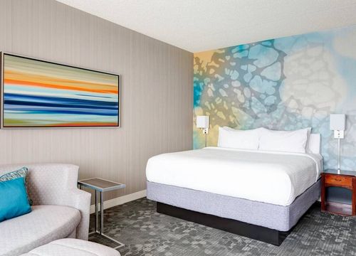 Courtyard Scottsdale Old Town king guest room.jpg