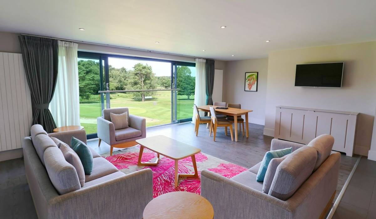 Lounge with view final 1.jpg
