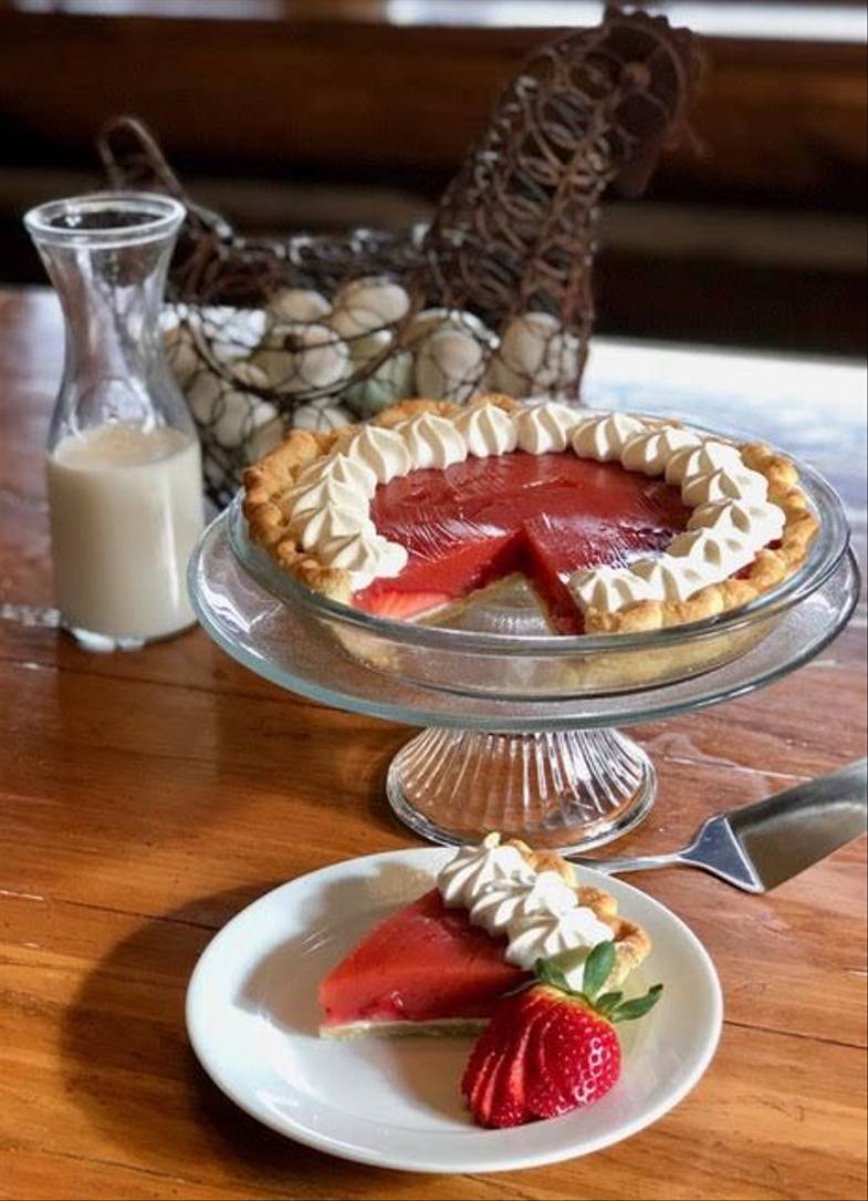 Red-Horse-Mountain-Ranch-Food-Strawberry-Pie.jpg
