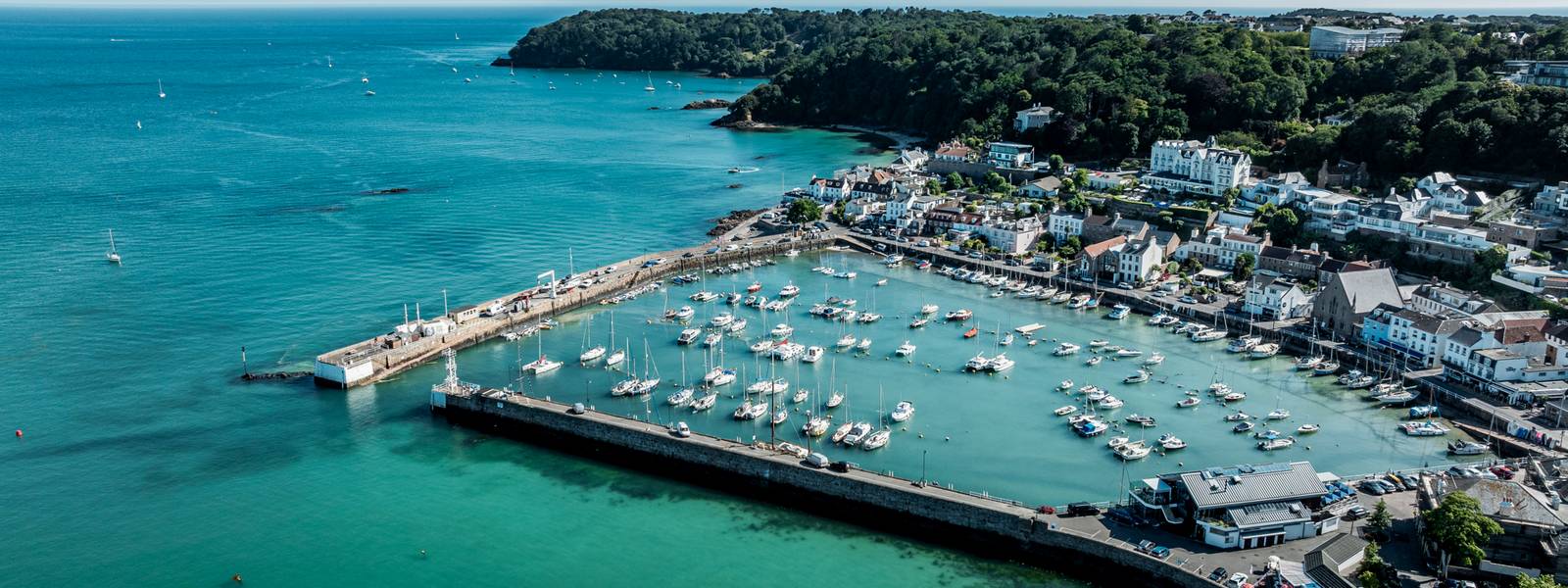 10595 St. Aubin's Harbour in Jersey.png