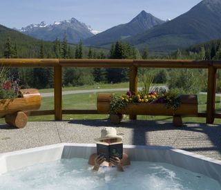 cmh-summer-adventures-bobbie-burns- RobertHolmes-HotTub.jpg