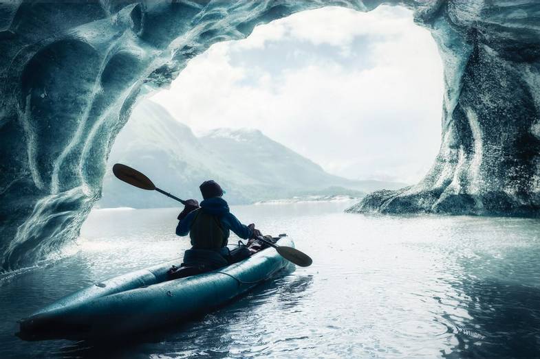 Kayaking experience surrounded by the ice inside Valdez Glacier, Alaska

---
Canon EOS 5D Mark III + EF17-40mm f/4L USM @27m…