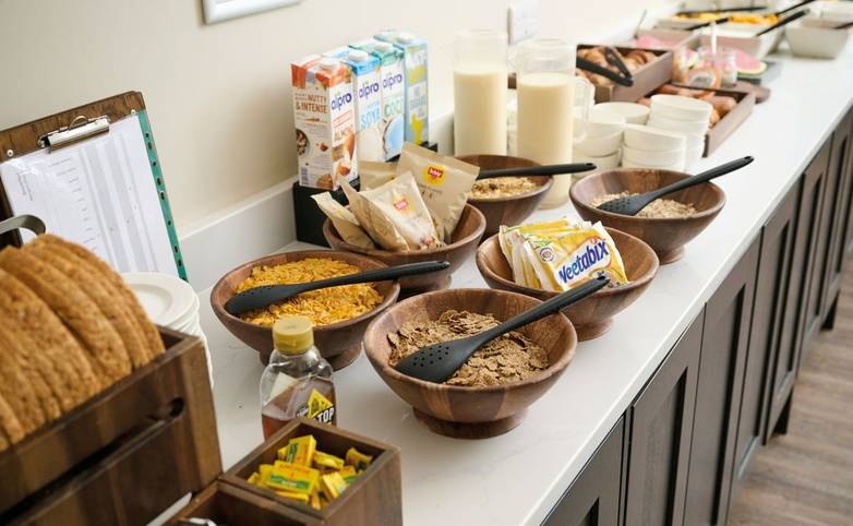 hf_breakfastbar_churchstretton_longmyndhotel_shropshirehills_01_2025_rgb.jpg