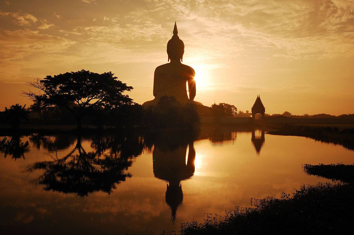 buddha statue thailand