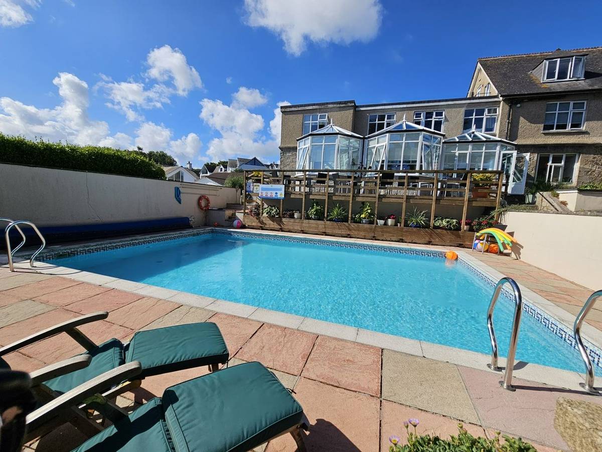 Chy Morvah pool Aga Aug 25.jpg