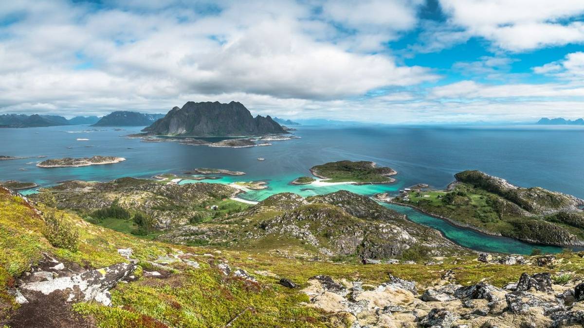 Norway - Lofoten Islands - SAdobeStock_216803458.jpeg
