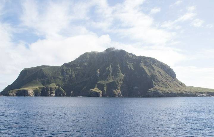 Tristan-de-cunha.jpg Tristan-de-cunha.jpg