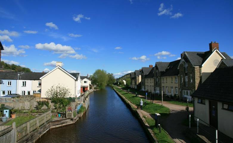 Brecon Canal in Brecon on sunny day.JPG