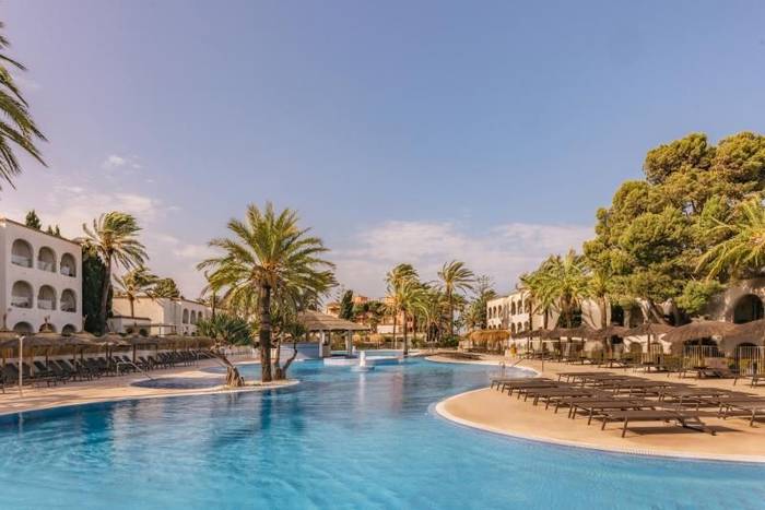 Hotel Melia Pool.jpg