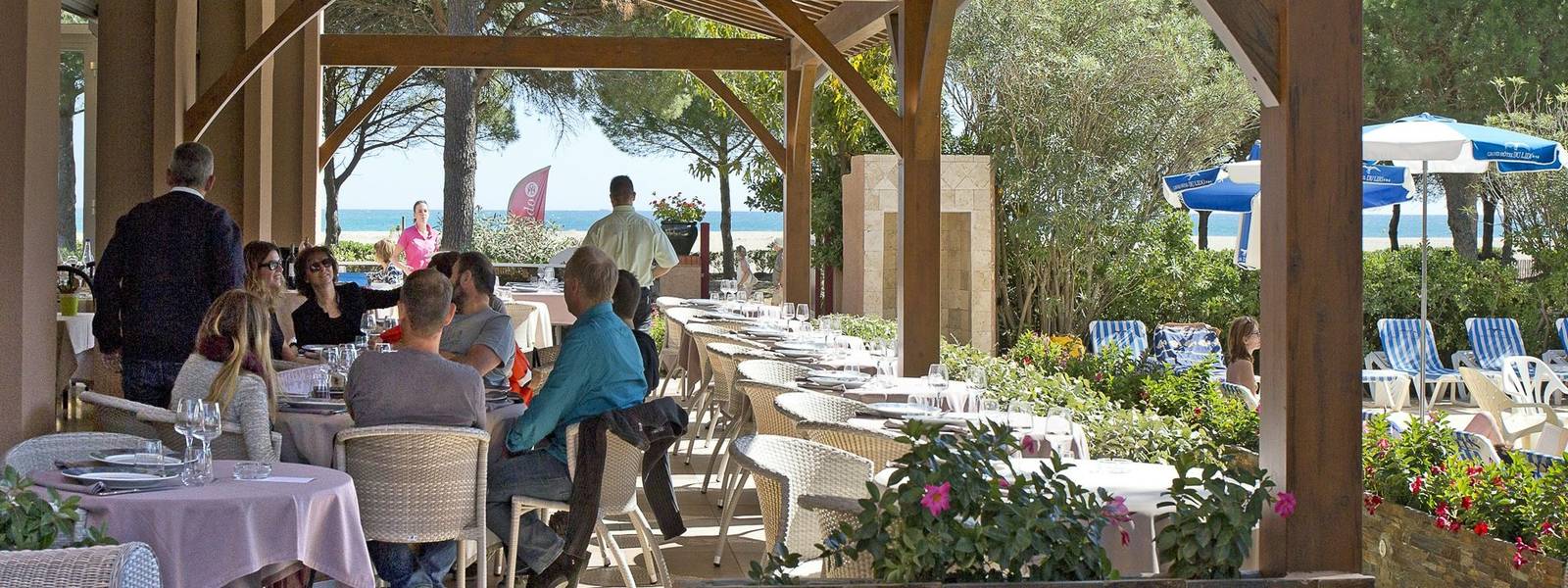 French Catalonia - Grand Hotel du Lido - terrasse-du-restaurant_25888944682_o.jpg