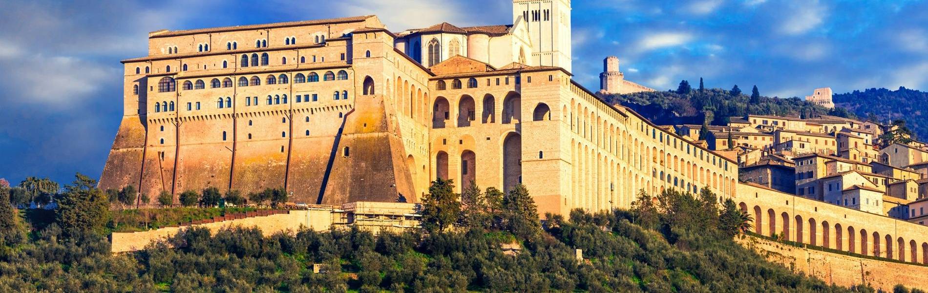 Assisi, Umbria cropped.jpg