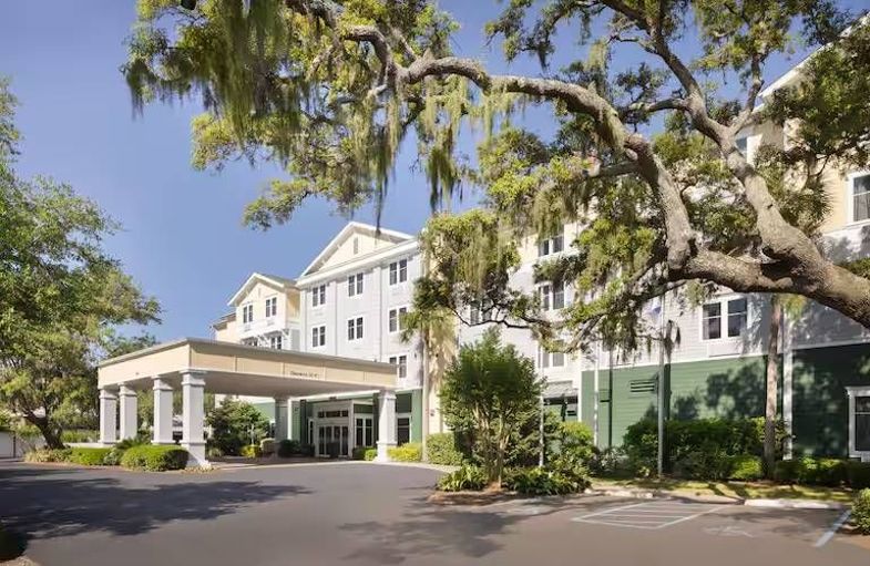 Hampton Inn & Suites Jekyll Island exterior.jpg