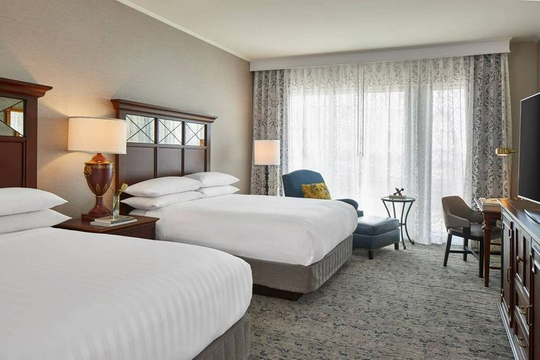 The Battle House Renaissance Mobile Hotel & Spa queen.jpg