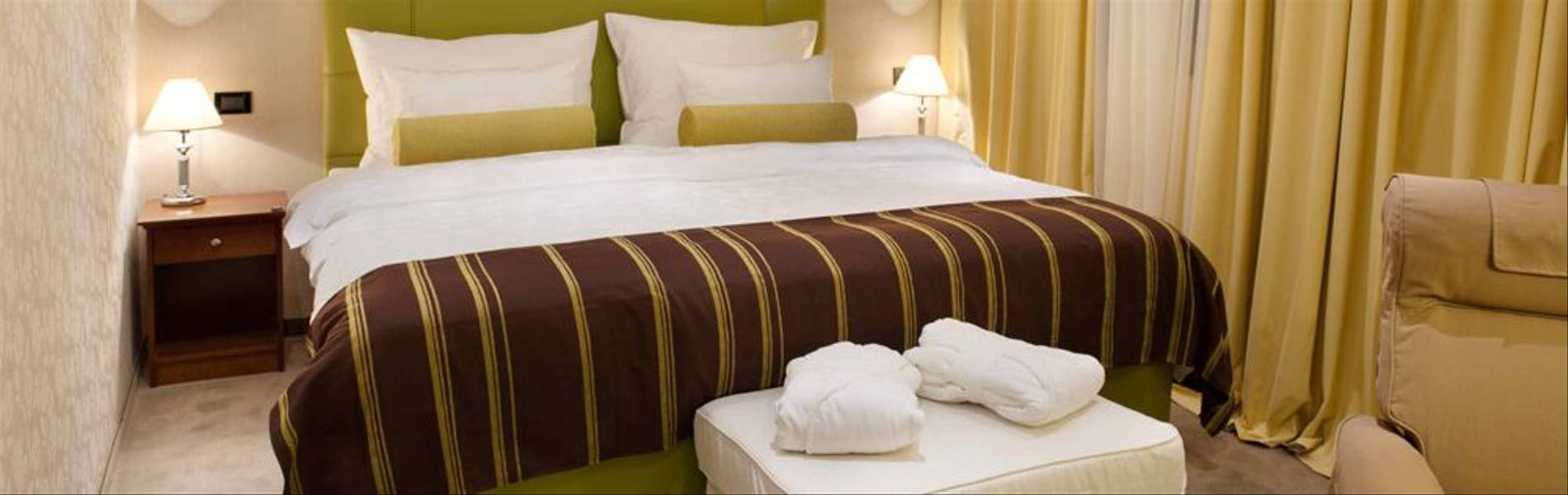 De-Luxe-double-room-Hotel-Dubrovnik-Zagreb.jpg