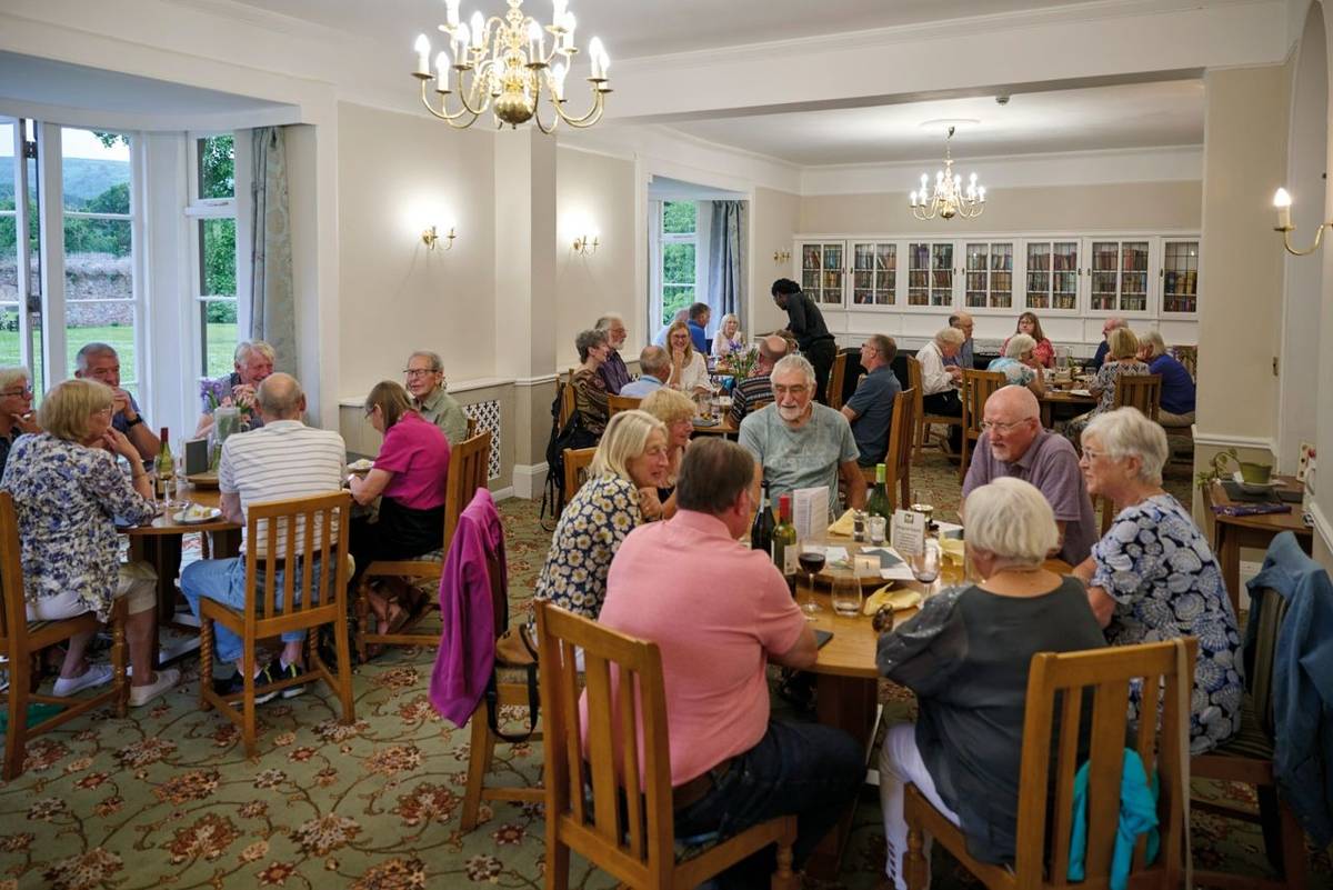 hf_eveningmeal_holnicotehouse_exmoor_03_2025_rgb.jpg