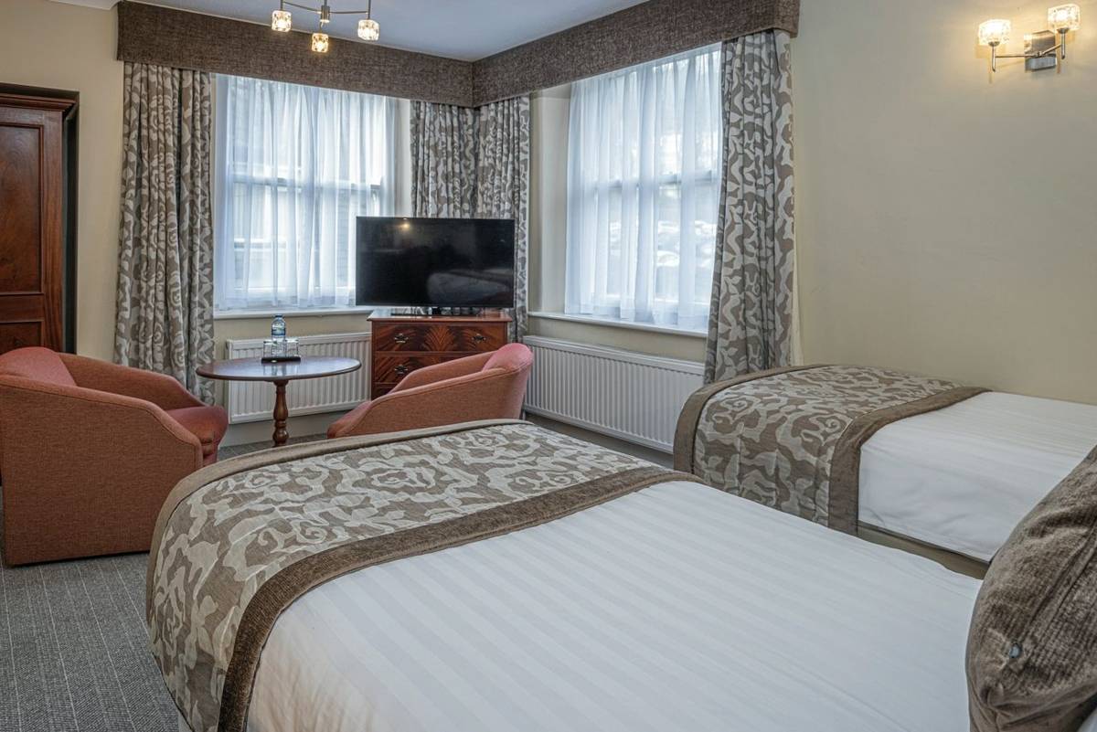 rf_sup_bedroom_classic_twinroom_leewoodhotel_buxton_peakdistrict_02_2026_rgb.jpg