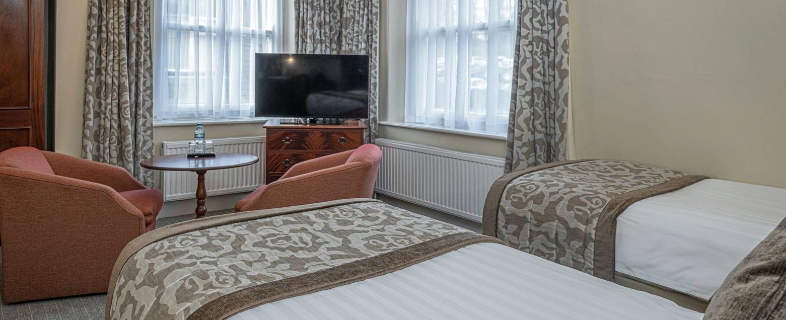 rf_sup_bedroom_classic_twinroom_leewoodhotel_buxton_peakdistrict_02_2026_rgb.jpg
