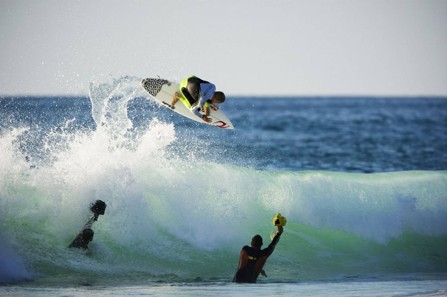 Family surfing lessons at Paradis Plage