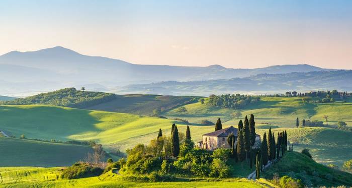 Tuscan landscape shutterstock_380923459.jpg
