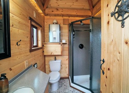 alaska-stillpoint-lodge-bathroom-Shower.jpg