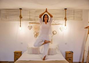 Alamos retreat Algarve Albufeira Yoga wellness sleep mindfullness solo couple romantic boutique hotel yoga hatha.jpg