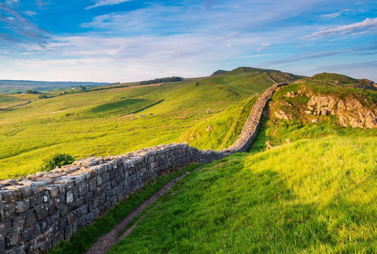 Hadrian's Wall shutterstock_1120282244.jpg