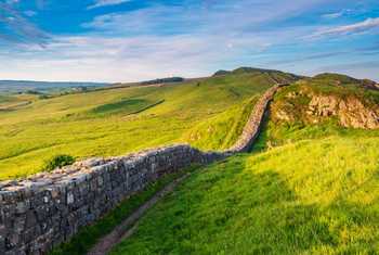 Hadrian's Wall shutterstock_1120282244.jpg