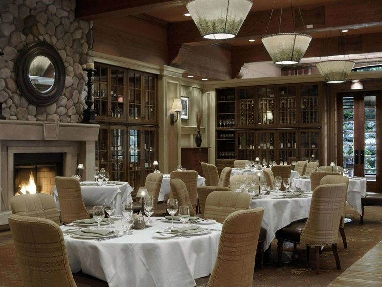 Fairmont Château Whistler-Restaurant (3).jpg