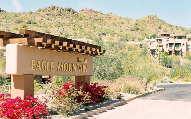 Inn at Eagle Mountain sign post.jpg