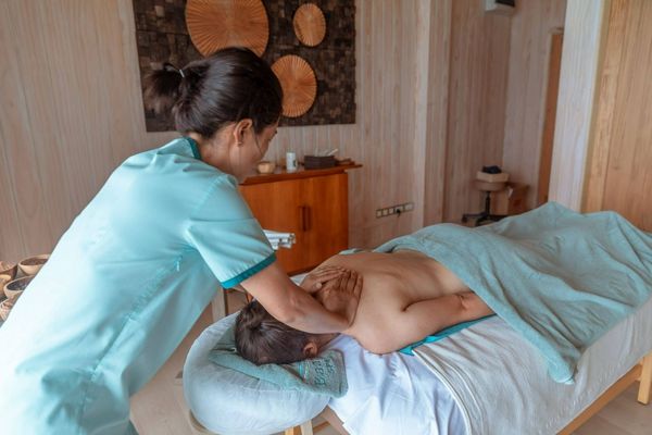 Kagi Maldives Spa Island - Massage at Baani Spa