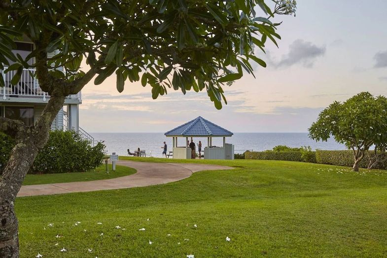 The Cliffs at Princeville gazebo.jpg