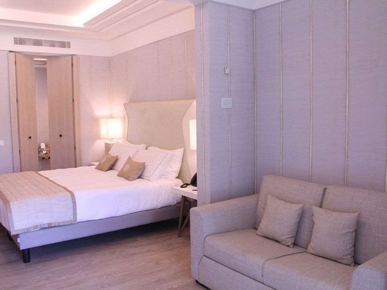 Splendido Bay Luxury Spa Resort-Example of accommodation (6).jpg