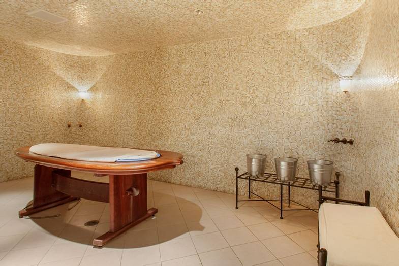 omni-scottsdale-resort-montelucia-joya spa treatment room.jpg