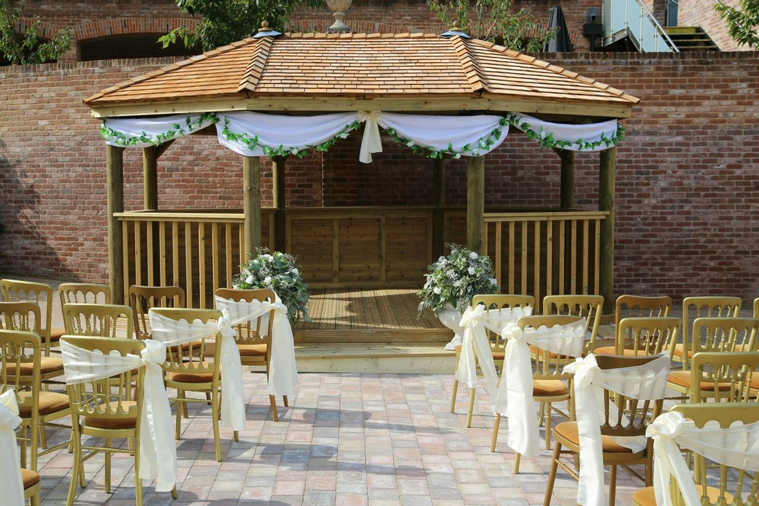 Outdoor wedding space in Hampshire