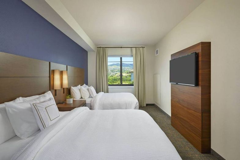 Residence Inn Oahu Kapolei queen.jpg