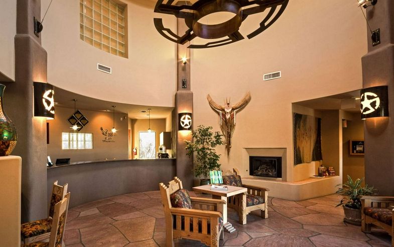 Inn at Eagle Mountain lobby.jpg
