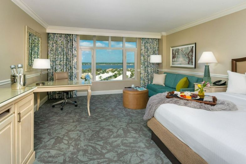 shores-resort-rooms-king-Riverview-web.jpg