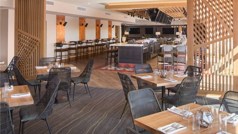 Hilton Sedona Resort at Bell Rock dining.jpg