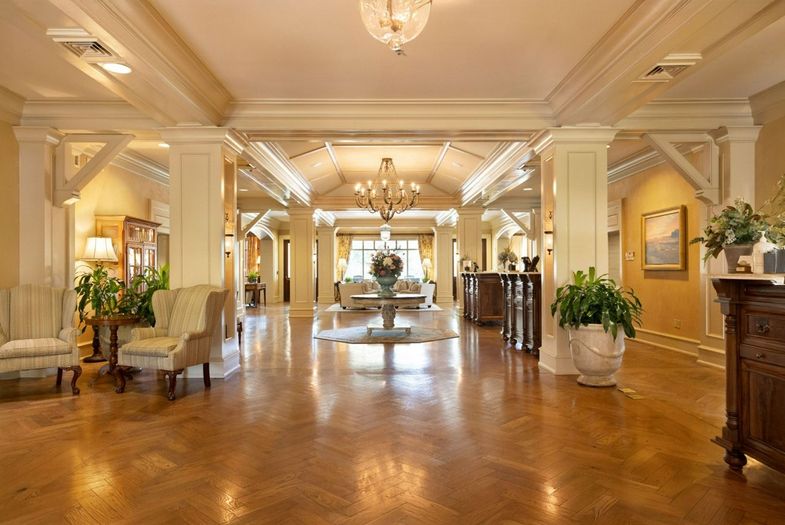 The Inn & Club at Harbour Town foyer.jpg