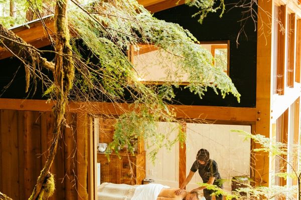 Nimmo-Bay-Resort-Wellness-Cedar-Room.jpg