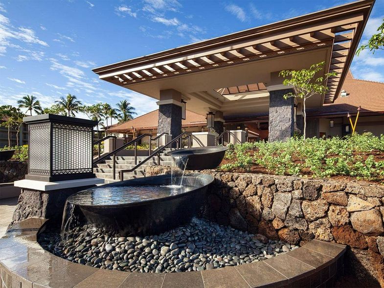 Sheraton Kauai Resort Villas entrance.jpg