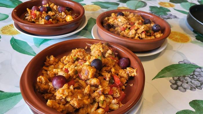 Extremadura-style migas (vegan dish made with breadcrumbs) Finca Flores Amarillas.jpg