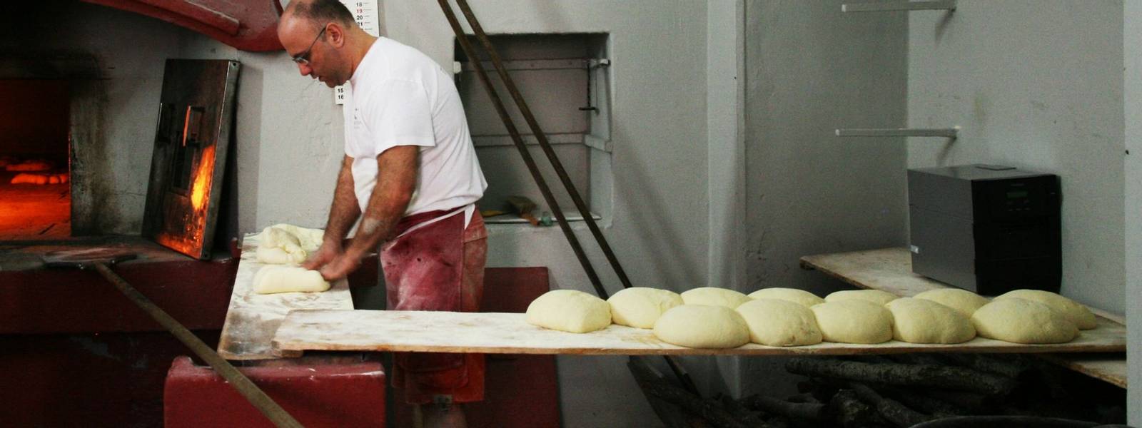 Italy - Bakery - Making Bread.jpg