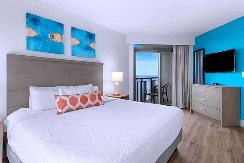 Caribbean Resort & Villas king 2.jpg