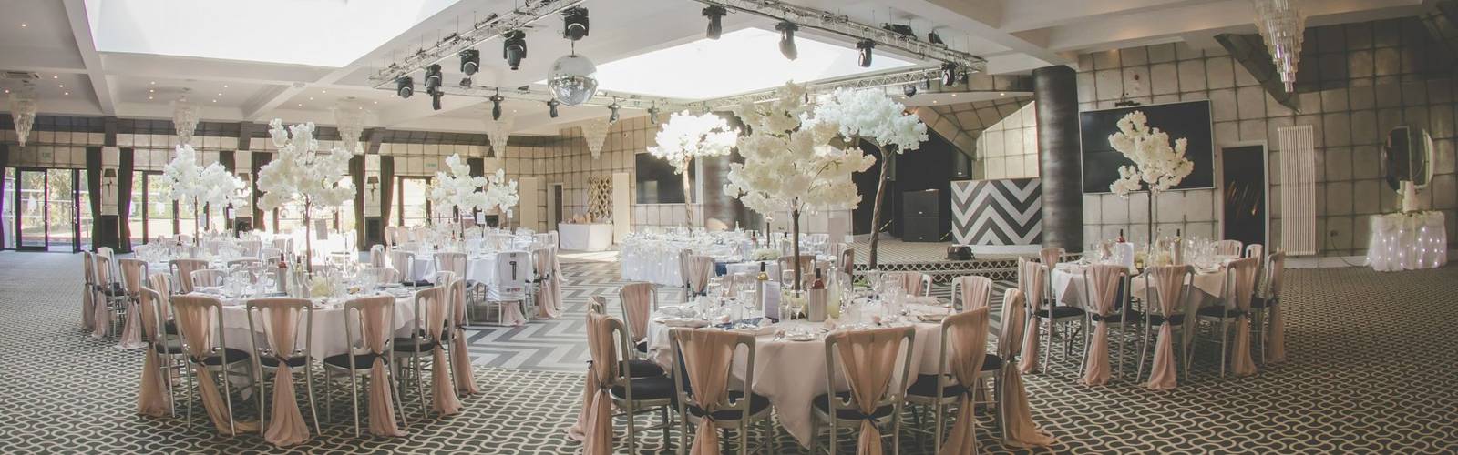 Gatsby Ballroom Wedding Breakfast Setup