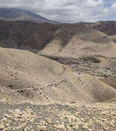 Trail on the way to Ghami village in Upper Mustang