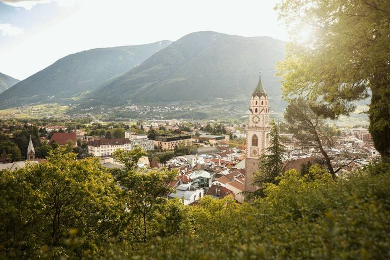 Preidlhof New Panormaic view of Merano- Harald Wisthaler.jpg
