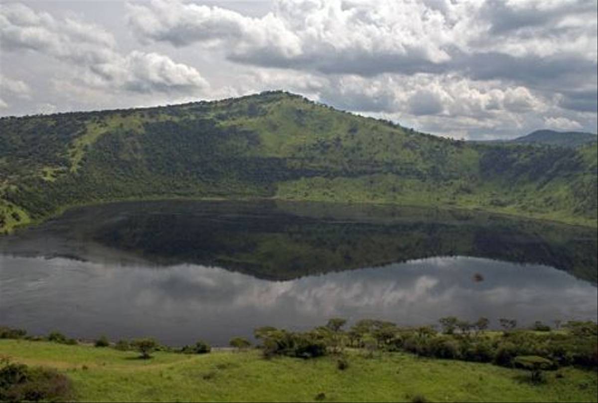 Crater Lakes (Peter Price)
