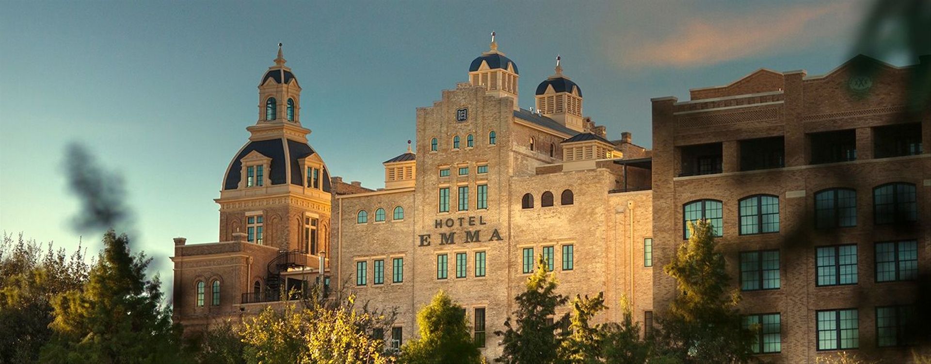 Hotel Emma exterior.jpg